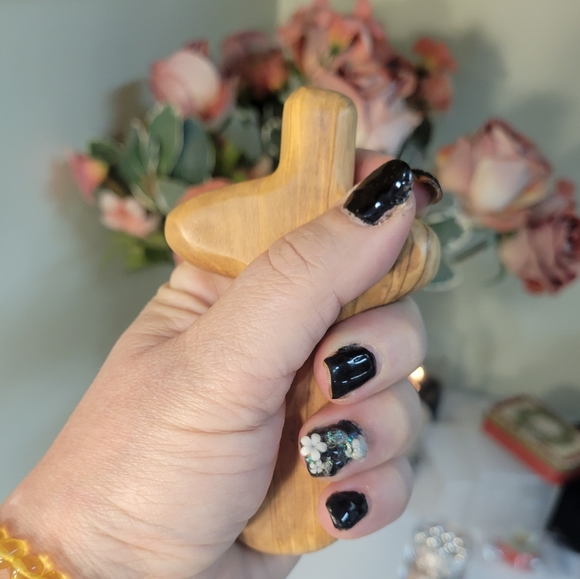 1 LARGE 4" medium washed pine wood. handmade, palm worry cross. Meditation. - Picture 8 of 11